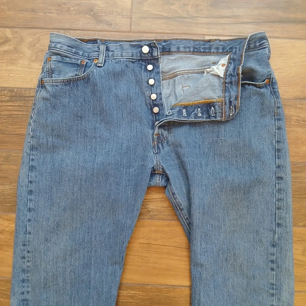 Levi's 501 Jeans Mens 40x32 (FITS 38x30) Blue Denim Button Fly Straight Leg